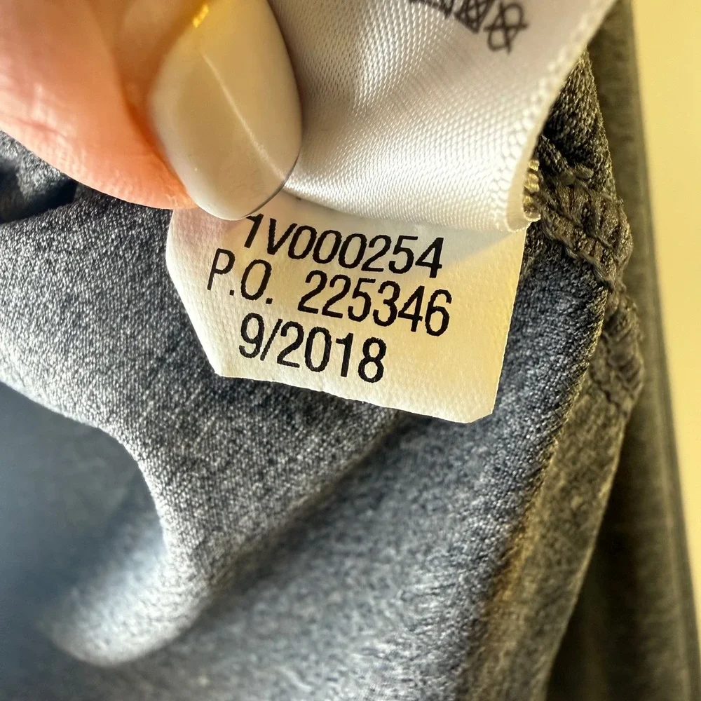 Vineyard Vines Performance Long‎ Sleeve Shirt Mens Small Gray Heather 1V000254